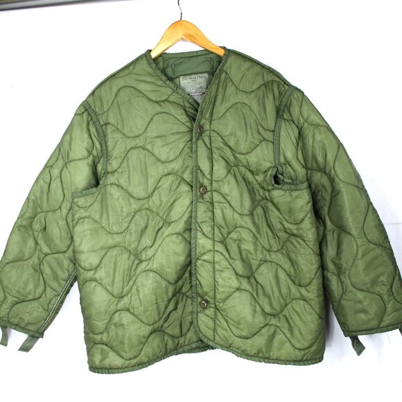 US Military Men’s Field Coat Cold Weather Quilted Insulated Liner Size Large - Picture 1 of 4